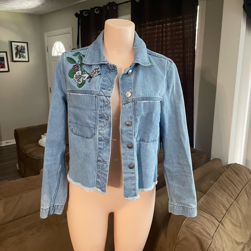 HM Coachella Embroidered Light Blue Denim Jacket coat woman size 8 floral